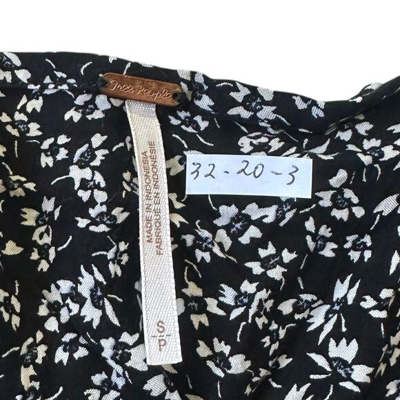 Free People Black/White Floral Mini Straight Dress Women's Size Small | 32-20-3 - Picture 3 of 6